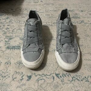 Blowfish casual tennis shoes with zipper